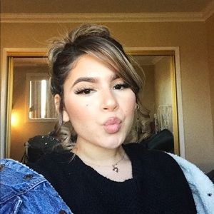 Meet your Posher, Melanie